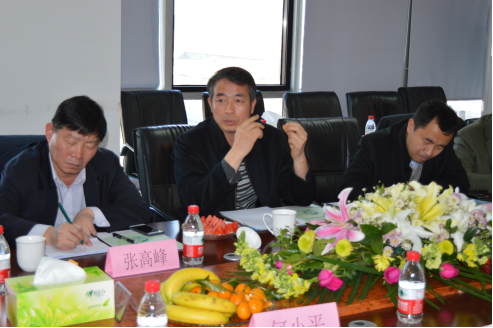北京市工商联佘运副主席(中)、张峰处长(左)，北京市统战部曹杰处长(右)