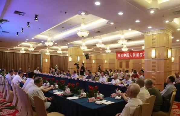 猫先生官网董事长郑两斌出席&ldquo;庆祝中国人民解放军建军90周年座谈会&rdquo;